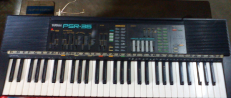 Yamaha Organ Keyboard PSR-36 photo